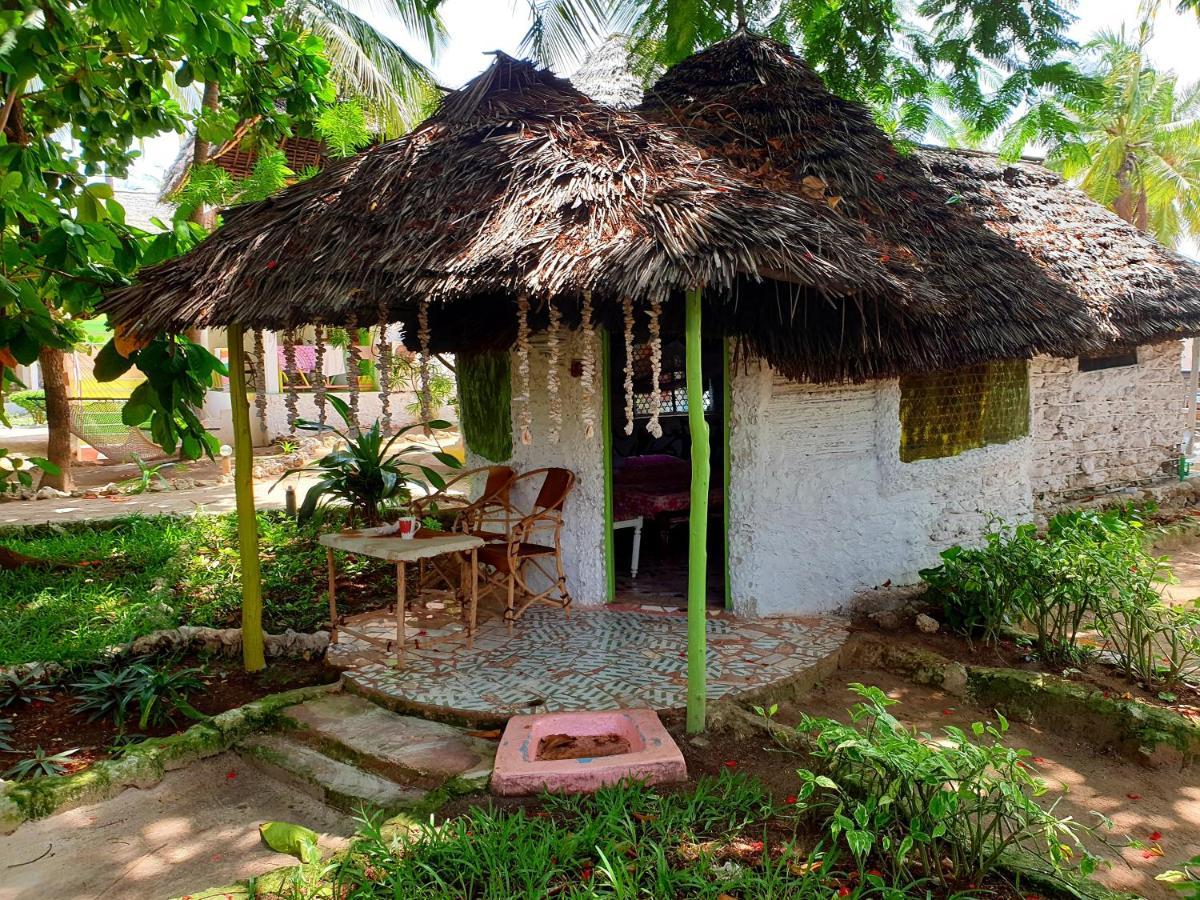 Fontaine Garden Village Bwejuu Extérieur photo