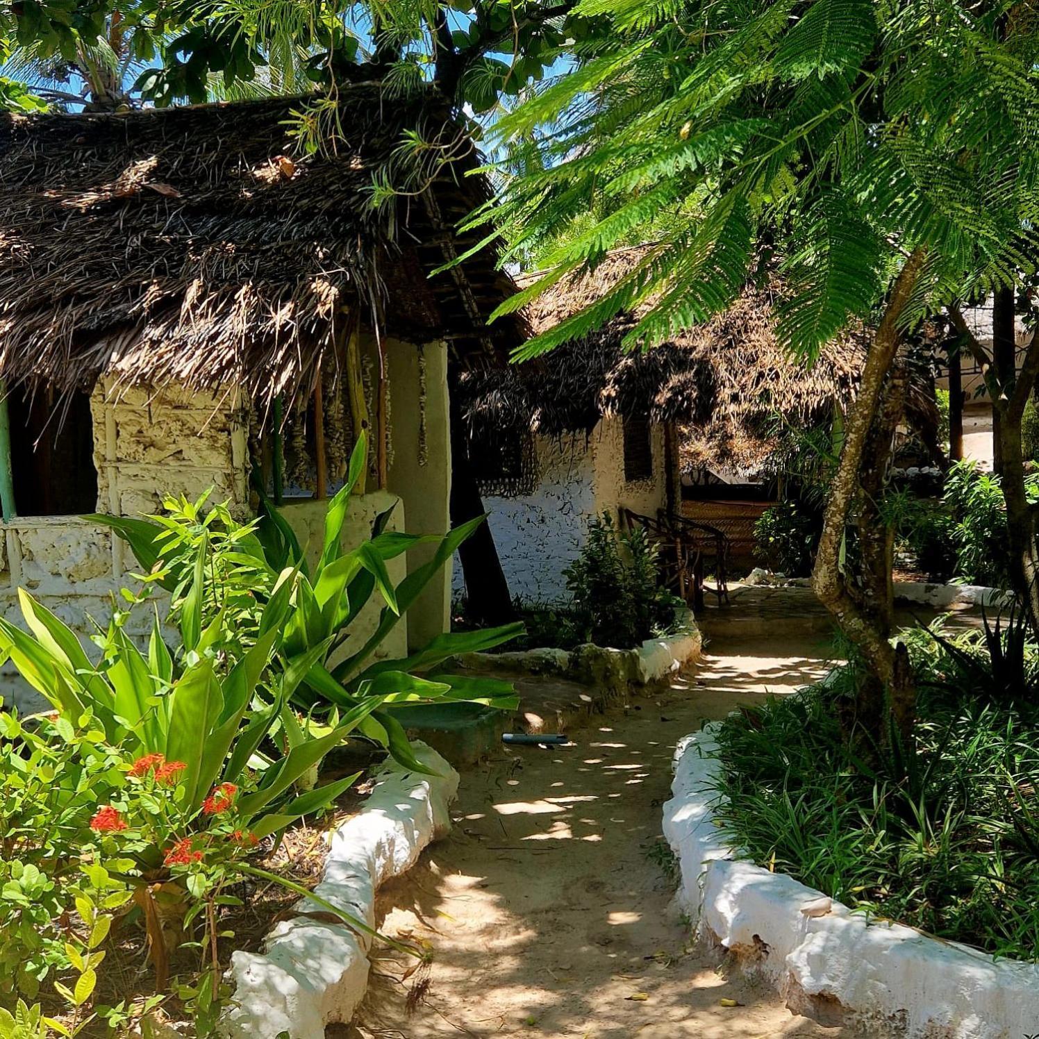 Fontaine Garden Village Bwejuu Extérieur photo